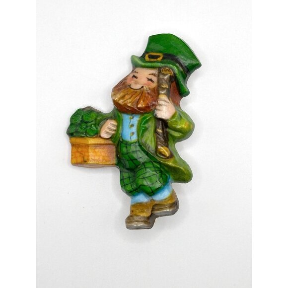 Hallmark PIN St Patrick Vintage LEPRECHAUN Shillelagh 1977 Irish Brooch - Picture 1 of 2